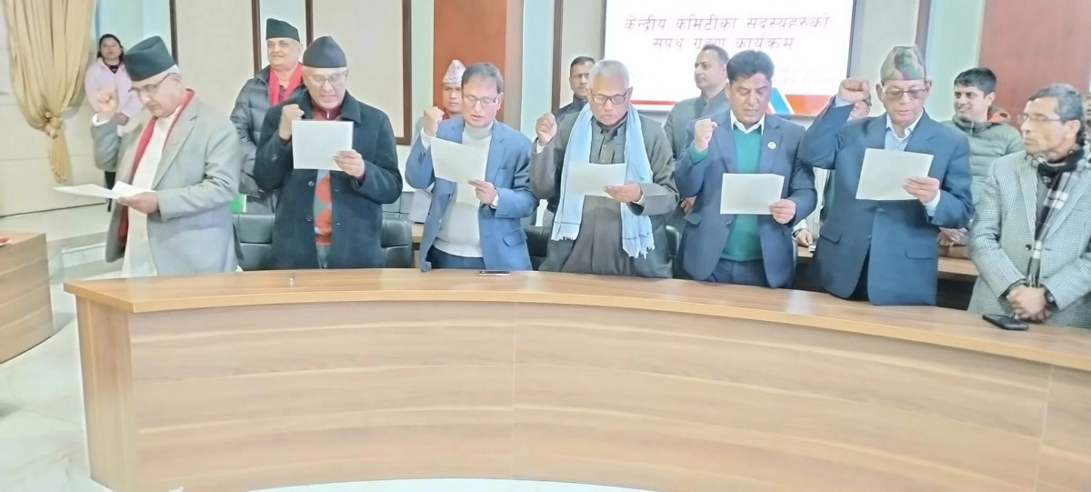 ओलीले गराए एमालेका छ केन्द्रीय सदस्यलाई शपथ ग्रहण