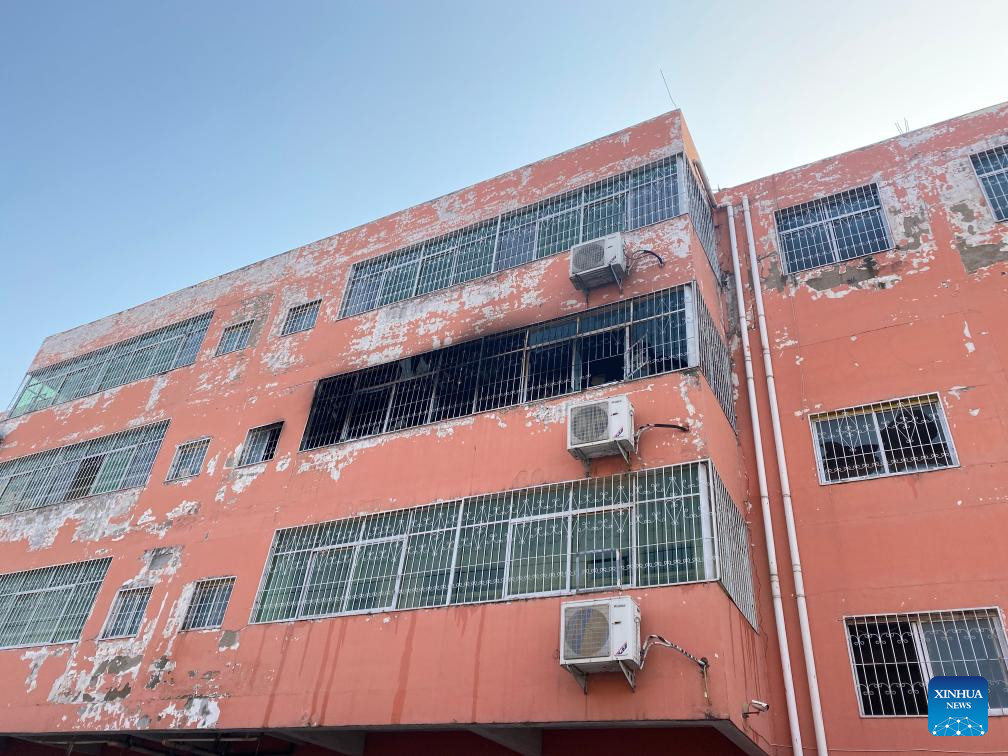 स्कुलको छात्रावासमा आगलागी हुदाँ १३ विद्यार्थीको मृत्यु