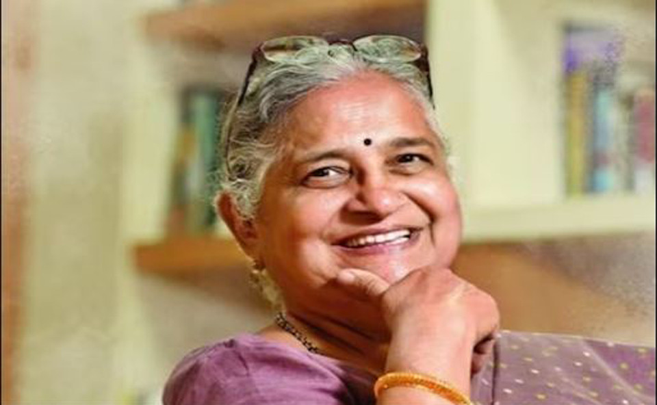 श्रीमान् अर्बपति र ज्वाइँ प्रधानमन्त्री, तर ३० वर्षदेखि एउटै सारी नकिनेकी यी महिला