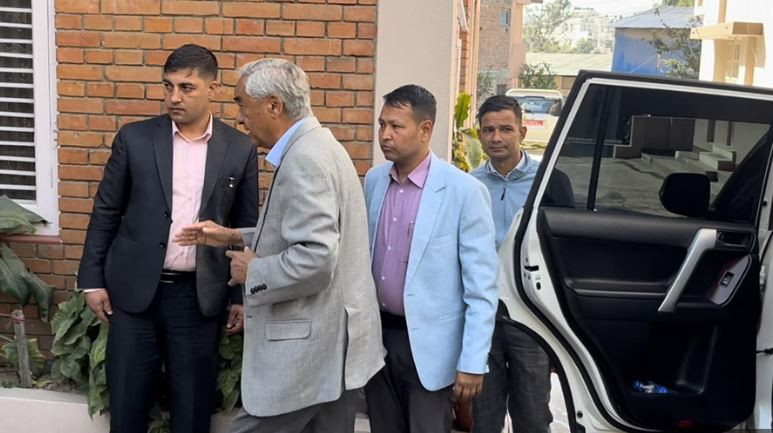 माधव नेपाललाई भेट्न कोटेश्वर गए शेरबहादुर देउवा