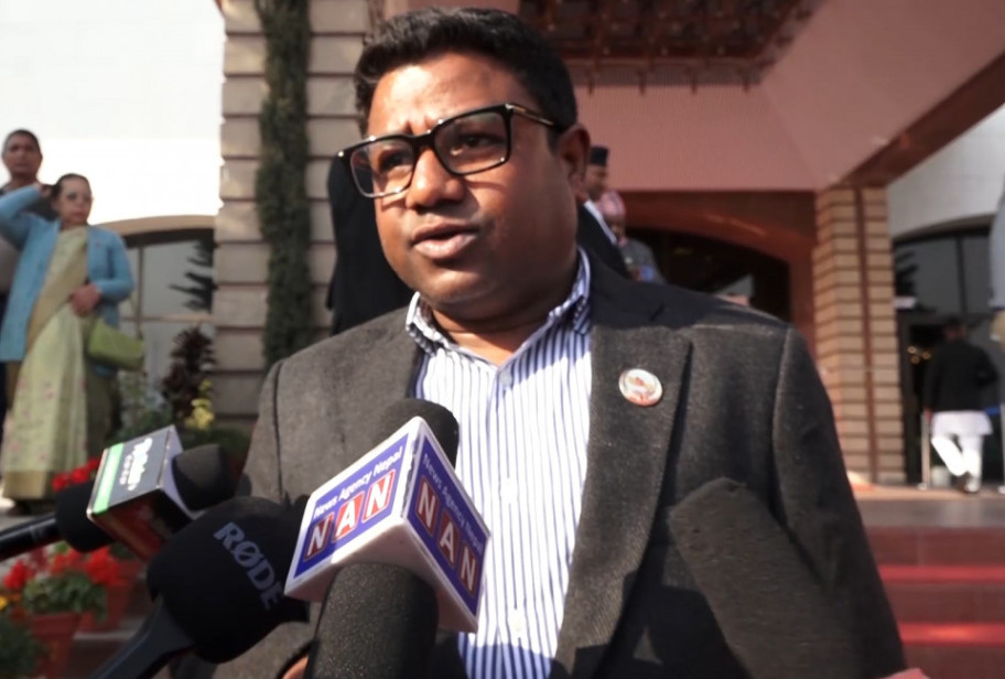 यो सरकार देश र जनताको हितमा काम गरुन्जेल टिक्छ : सन्तोष परियार