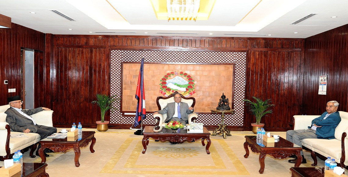 बालुवाटारमा छलफल गर्दै प्रचण्ड, देउवा र ओली