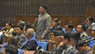 कांग्रेसको संसद् अवरोध २० मिनेट टिकेन : गृहमन्त्रीको विरोध कायमै, बैठक सुचारू