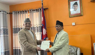 केन्द्र सरकारको उछाल प्रदेशमा : गण्डकीका मुख्यमन्त्री पाण्डेले दिए राजीनामा