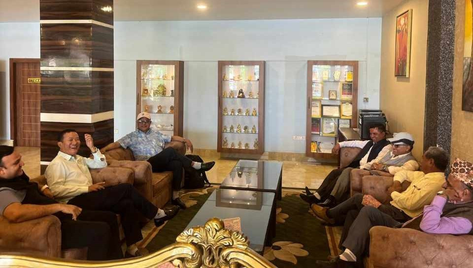 एमाले-माओवादी बैठकको निष्कर्ष : कोशीमा नयाँ सरकार तत्काल गठन गरिने