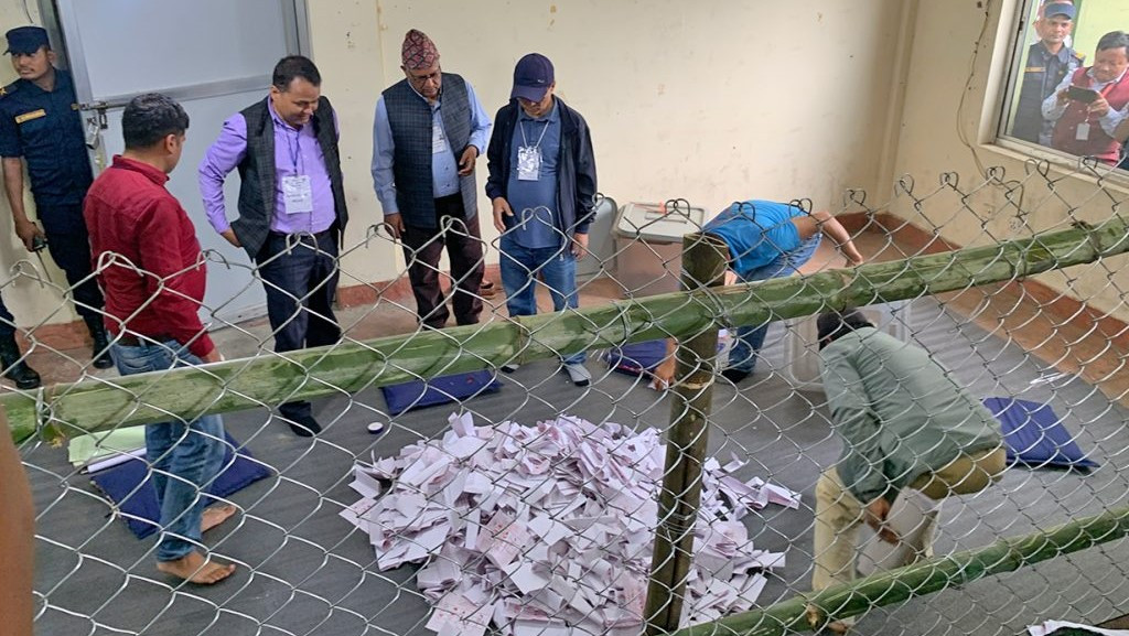 इलाममा मतगणना जारी, बझाङमा दिउँसो १ बजेपछि, परिणाम घण्टा–घण्टामा सार्वजनिक