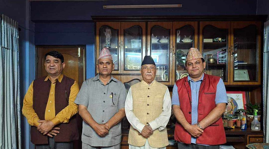 मुख्यमन्त्री सोडारीलाई विश्वासको मत दिन एमालेको अझैँ आनाकानी, ओलीले भने– हतार नगर्नू  