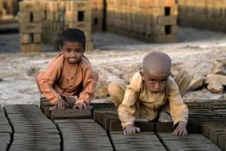 अफगानिस्तानमा ४० हजार बालबालिका घरबारविहीन
