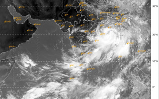 बङ्गलादेशको खाडीबाट शक्तिशाली आँधी आउँदै, लाखौँ मानिसलाई सुरक्षित स्थानमा सारियो