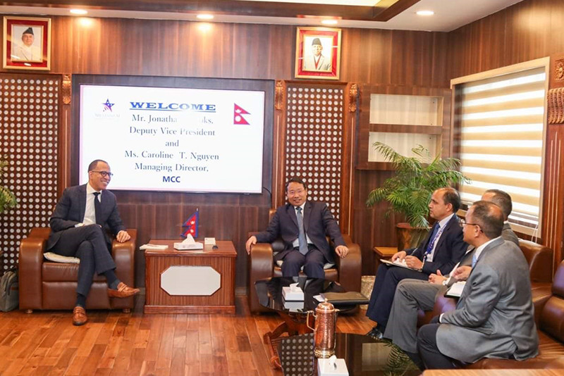 एमसिसी उपाध्यक्षले भेटे अर्थमन्त्री, समयमै काम सक्ने सरकारको प्रतिबद्धता