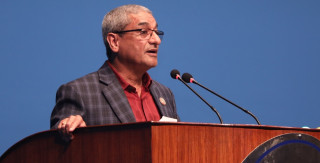 प्रधानमन्त्रीको भारत भ्रमणबारे सदनलाई जानकारी गराउन प्रतिपक्षी कांग्रेस सांसदको माग