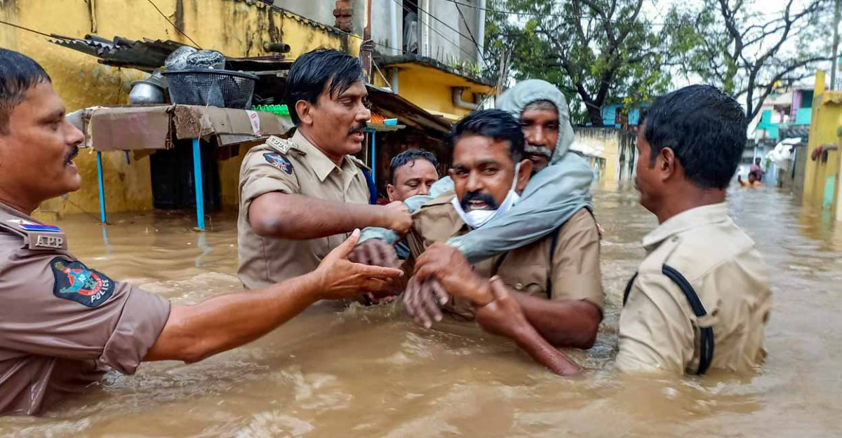 अपडेट – भारतमा बाढीको वितण्डा : हालसम्म ३१ जनाको मृत्यु, १ लाख ६१ हजार २०९ प्रभावित