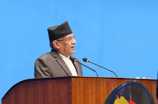 देश विपत्तिमा डुबेको बेला विश्वासको मत माग्ने विडम्बनामा छु : प्रचण्ड