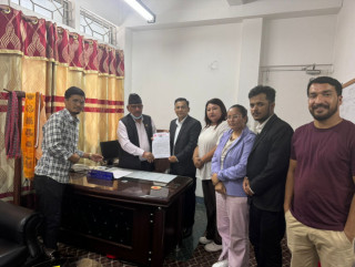 मापदण्ड विपरीत शुल्क लिने विद्यालयलाई कारबाही गर्न माग