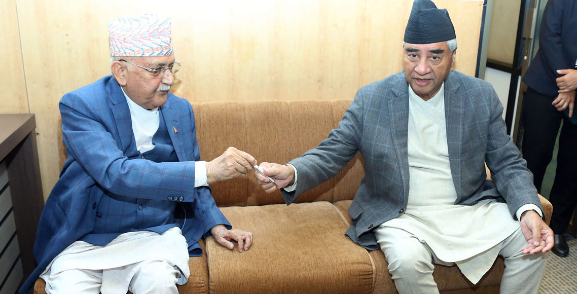 भोलि नै मन्त्रिपरिषद्लाई पूर्णता दिने ओलीको तयारी, यस्ता छन् एमाले र कांग्रेसले नेतृत्व गर्ने  मन्त्रालय (सूचीसहित)