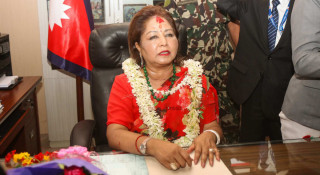 आरजुले सम्हालिन् परराष्ट्र मन्त्रालय, पहिलोपटक सरकारमा