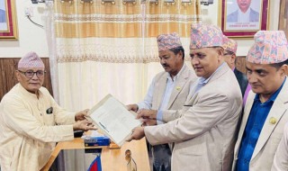 लुम्बिनीको मुख्यमन्त्रीमा चेतनारायण आचार्य नियुक्त