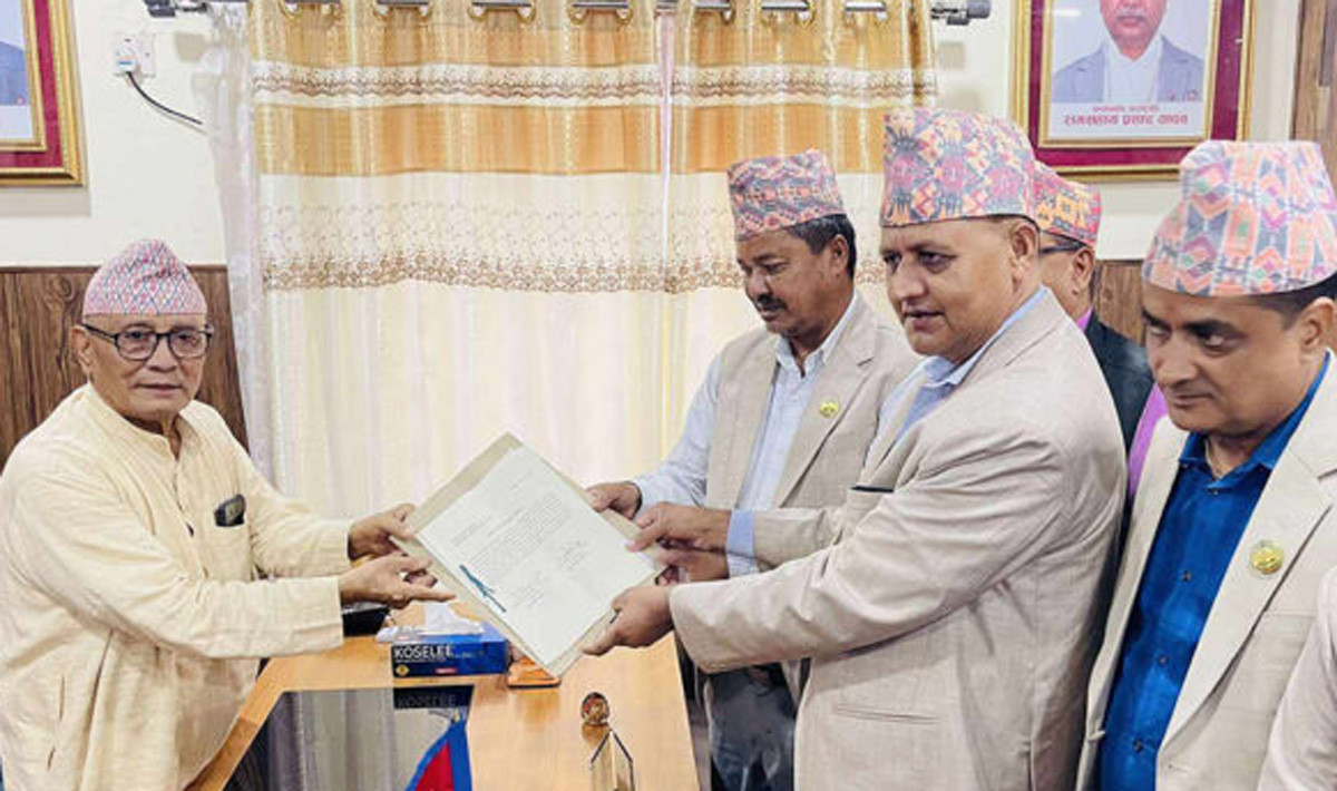 लुम्बिनीको मुख्यमन्त्रीमा चेतनारायण आचार्य नियुक्त