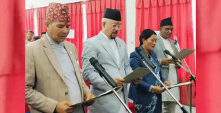 कर्णालीका नवनियुक्त ४  मन्त्रीहरूले लिए शपथ