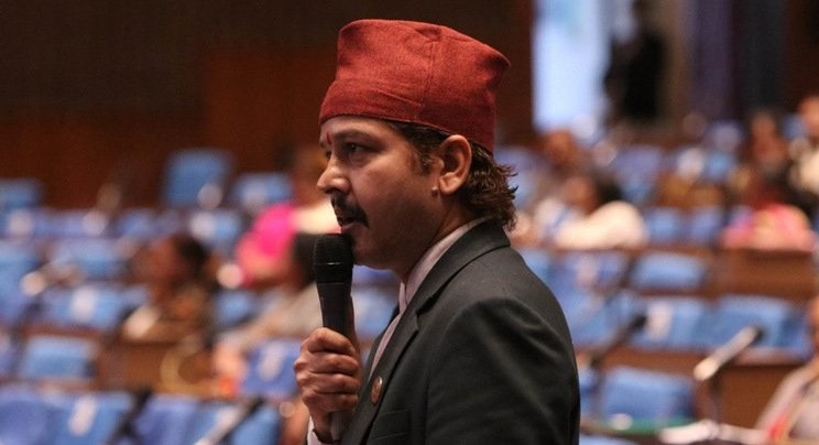 उद्योगीले महसुल असुल नगर्दै विद्युत् जडान गरेकोमा सांसद ढकालको आपत्ति, सभामुख आक्रोशित, संसद् अवरुद्ध 