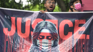भारतको एक अस्पतालमै डाक्टरको बलात्कारपछि हत्या, न्यायको माग गर्दै ९ दिनदेखि प्रदर्शन 