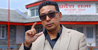 कांग्रेस–एमालेसँग मन्त्रालय बेच्ने मनाङेको अभिव्यक्तिबारे माओवादी केन्द्रको जवाफ माग