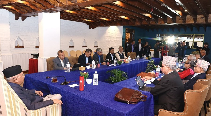 एमाले निर्णय : राहतकोषमा ५० लाख जम्मा गर्ने, स्वयंसेवामा जुट्न ओलीको आह्वान 