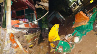 बस र अटो एक आपसमा ठोक्किँदा आठ बालबालिकासहित १२ जनाको मृत्यु