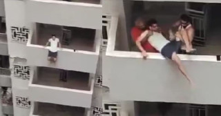 २१ वर्षीय युवक १४औँ तलाबाट हाम फाल्न खोजेपछि...