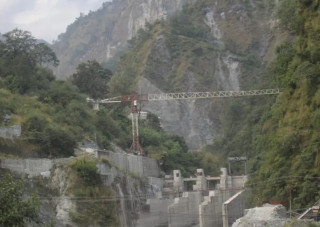 एउटै नदीमा पाँच जलविद्युत् आयोजना !