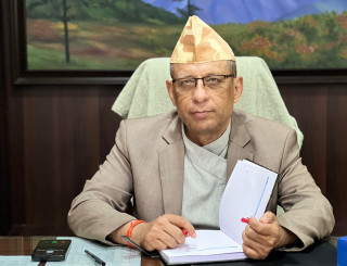 कोसीका कानुनमन्त्री अधिकारीले दिए राजीनामा