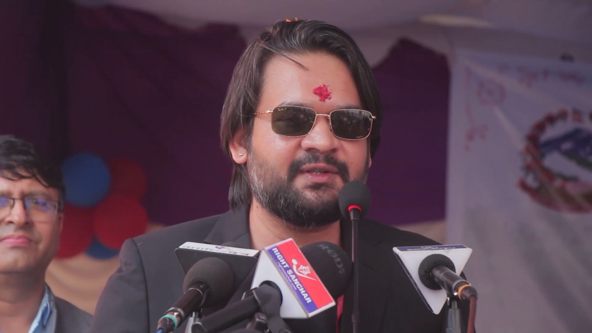 मध्यरातमा बालेनले आपत्तिजनक स्टाटस लेखेर केहीबेरमै हटाएपछि…