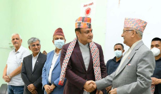 सर्वेन्द्र खनालले छाडे नेकपा एमाले