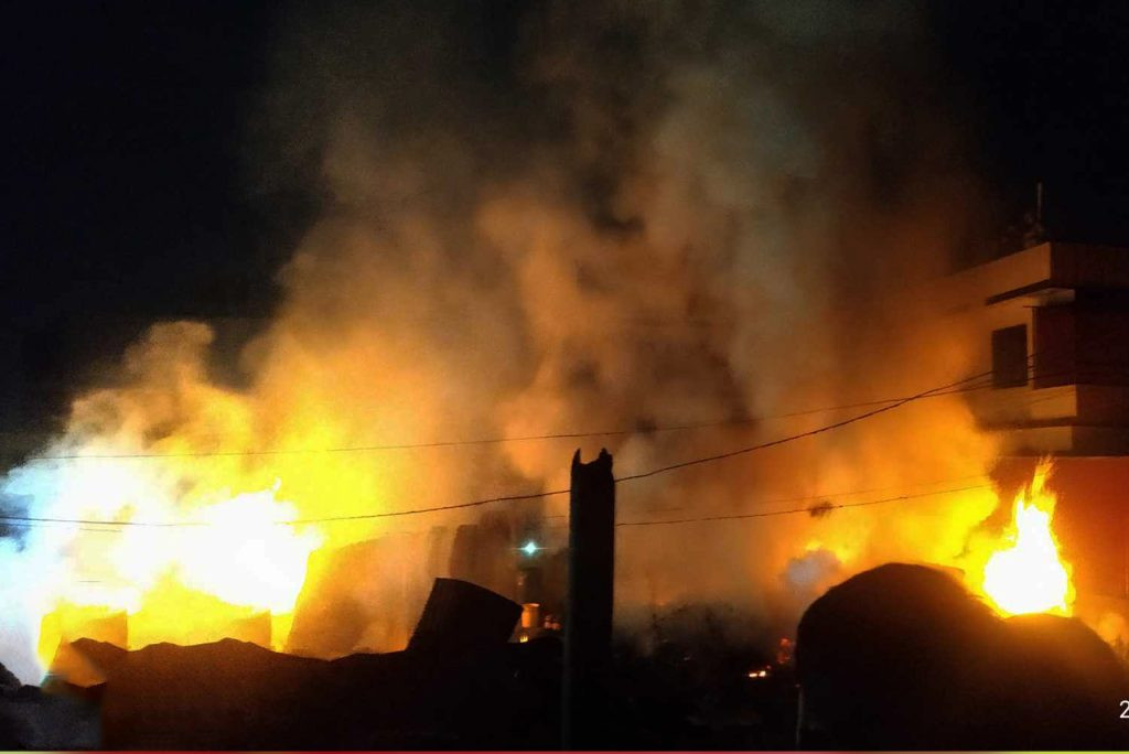 काठमाडौंमा भीषण आगलागी, उपत्यकाका सबै दमकल परिचालन