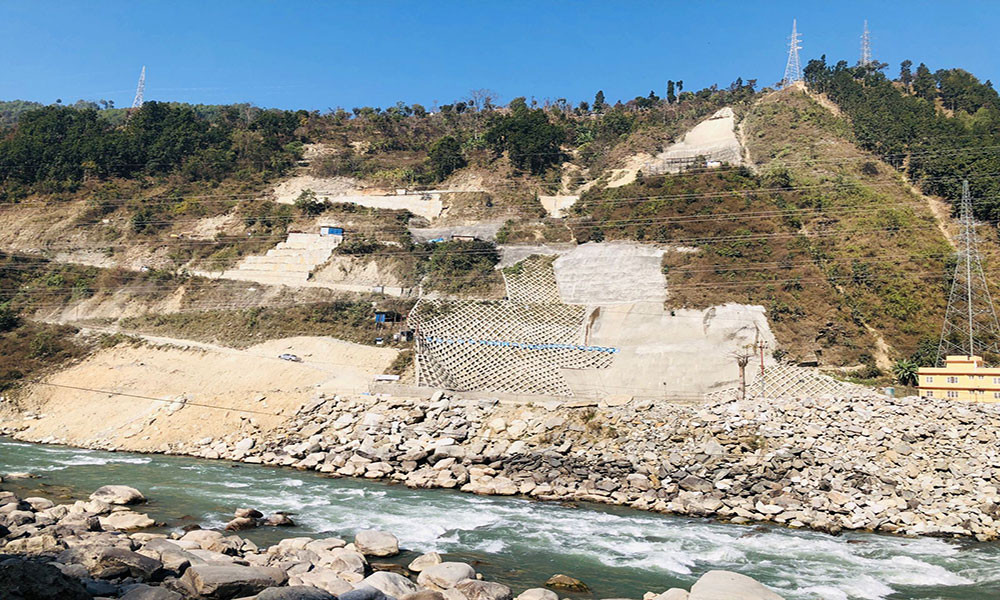 जलविद्युत् आयोजनाको ‘मकिङ’ खोलामा फाल्दा बाढीको जोखिम