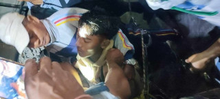 सेती नदीमा हामफालेका २१ वर्षका युवकको उद्धार