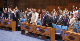 सत्तापक्षले छानबिन समिति गठन गर्न तयार नभए विपक्षी दलहरूले आज पनि संसद् चल्न नदिने