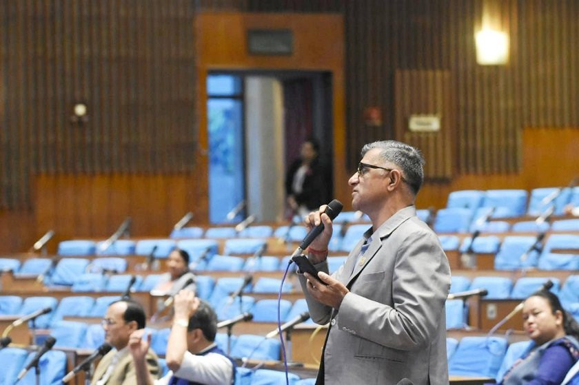 रास्वपाका सांसदहरूले जुत्ता चप्पल खोलेर विरोध गर्न मिल्दैन