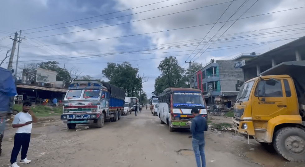 मुग्लिङ–नारायणगढ सडक २ घण्टा बन्द