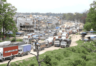 सरकारको ढिलासुस्तीले सर्वसाधारणले पाए सास्ती