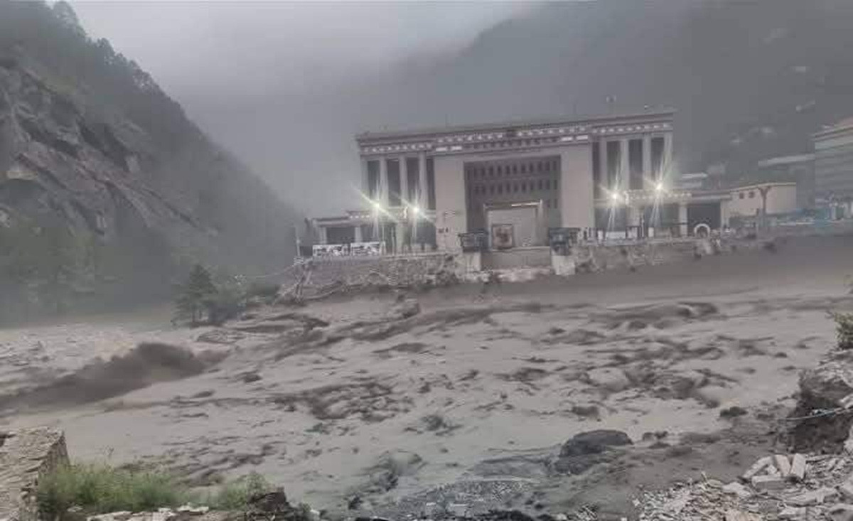 रसुवामा आएको बाढीमा परी १८ जना बेपत्ता, ९ जनाको उद्धार