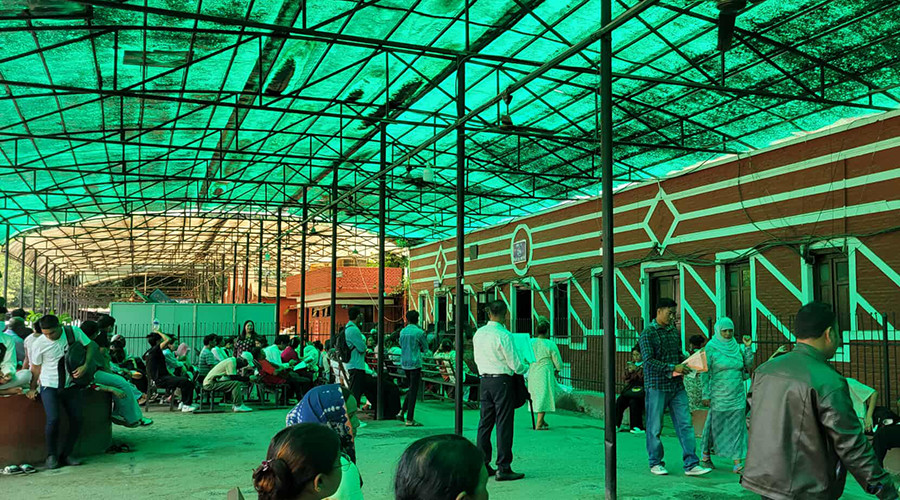 राष्ट्रिय परिचय पत्रको सर्भर डाउन, सेवाग्राहीहरु गेटमै रोकिए