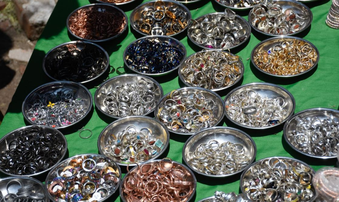 आज गठेमंगल फलामको औँठी किन्‍न असनमा भिडभाड