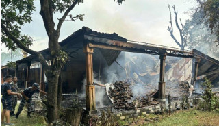 गैंडाकोटको बगैंचा एडभेन्चर रिसोर्टमा आगलागी