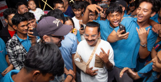 घाइते हुँदा पनि दर्शक भेट्न हलमा पुगे माग्ने बुढा
