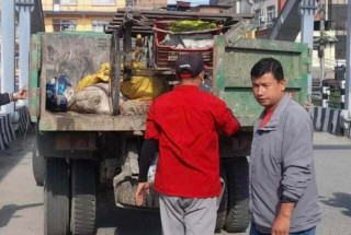 रिक्सामा लगेर फोहोर फाल्न खोज्नेलाई ३० हजार रुपैयाँ जरिवाना