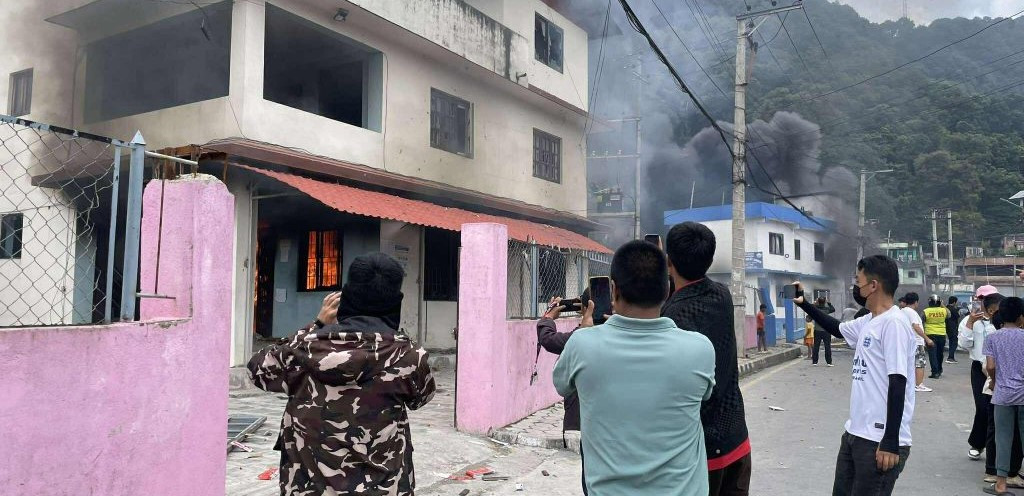 तारकेश्वर वडा नम्बर ११ को वडा कार्यालयमा आगजनी (तस्बिरहरु)