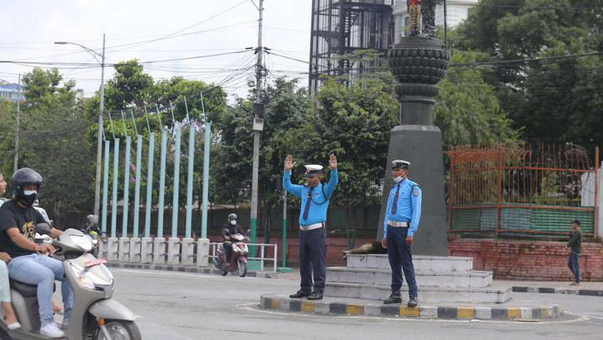 काठमाडौँका सडकमा तैनाथ सेना हट्यो, नेपाल प्रहरी र सशस्त्र प्रहरी ड्युटीमा फर्कँदै