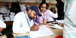 टेन्ट टाँगेर सर्वोच्चले थाल्यो सेवा