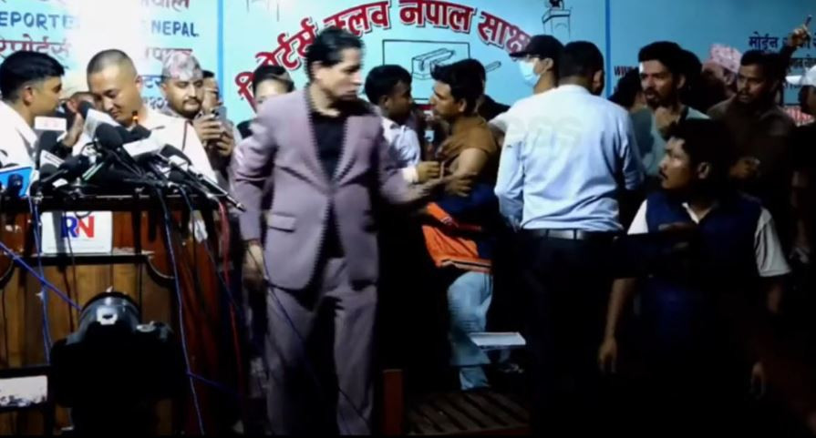 सुधन गुरुङको पत्रकार सम्मेलनमा हंगामा, हात हालाहालको स्थिति